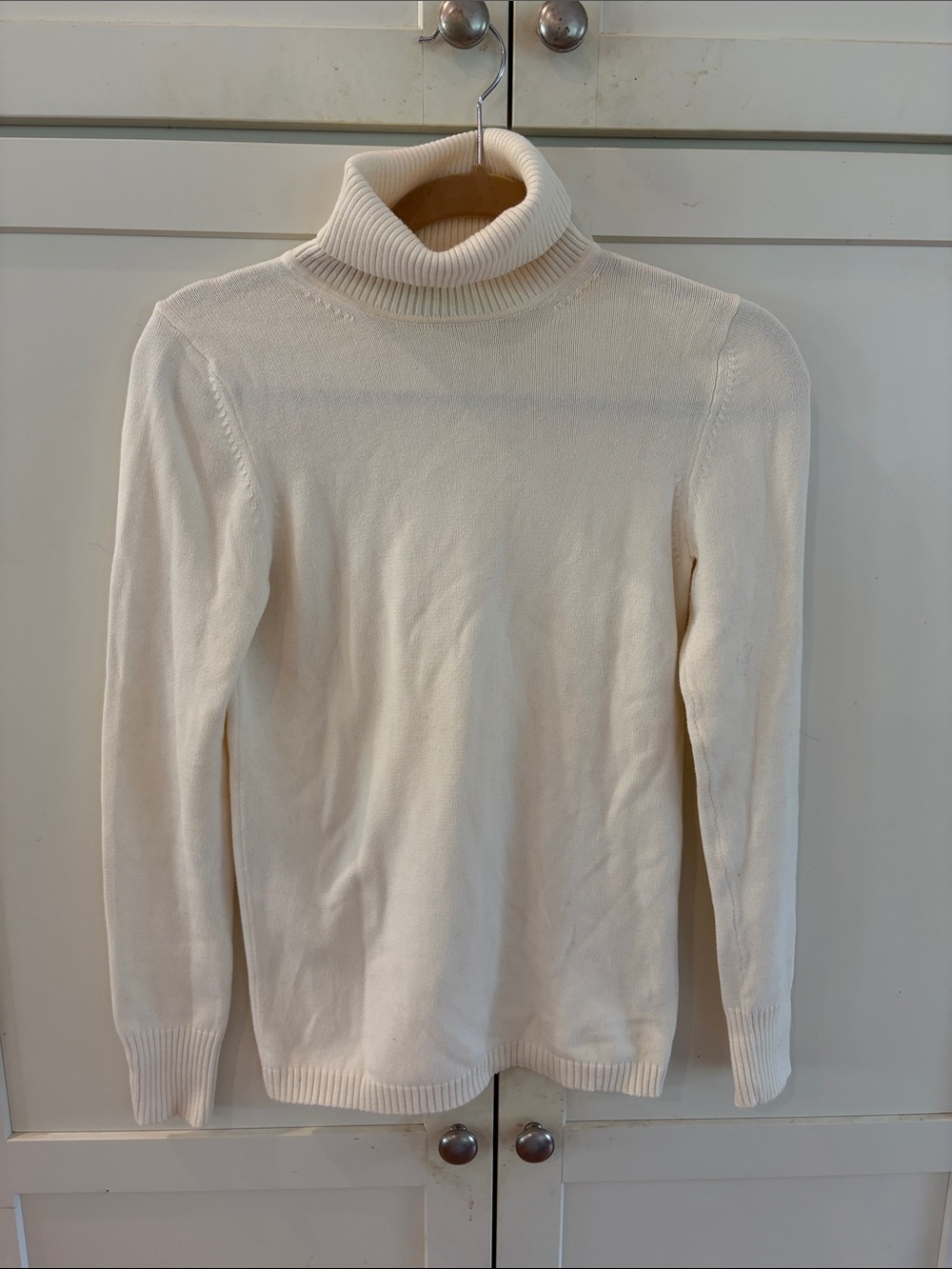 GAP Cream Turtleneck Sweater; S